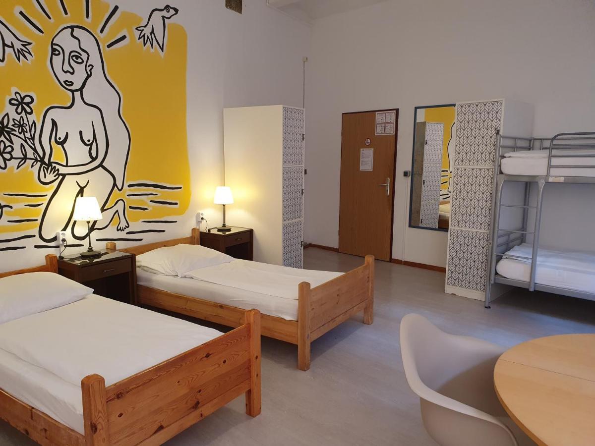 Bett im Frauenschlafsaal mit 6 Betten